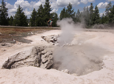 Loud Geysers Yellowstone